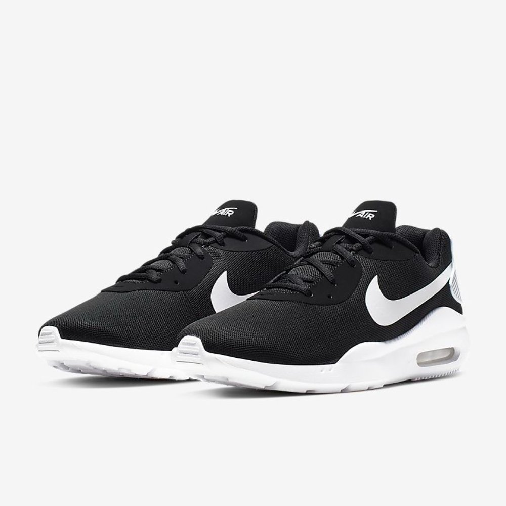 NWB Women's Nike Air Max Oketo Black Sneakers Size 9